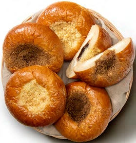 Moravský koláč, a povidly/jablky, jemné pečivo
